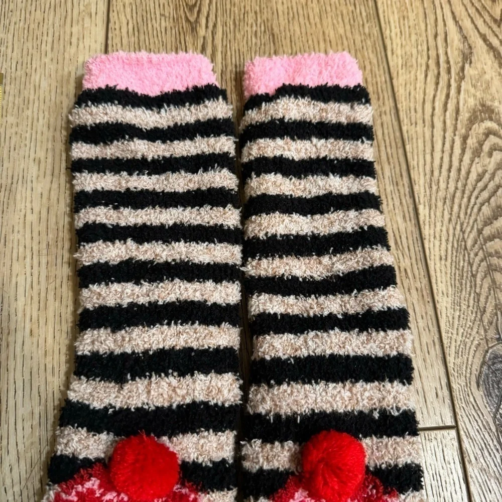 Source Unknown new pairs